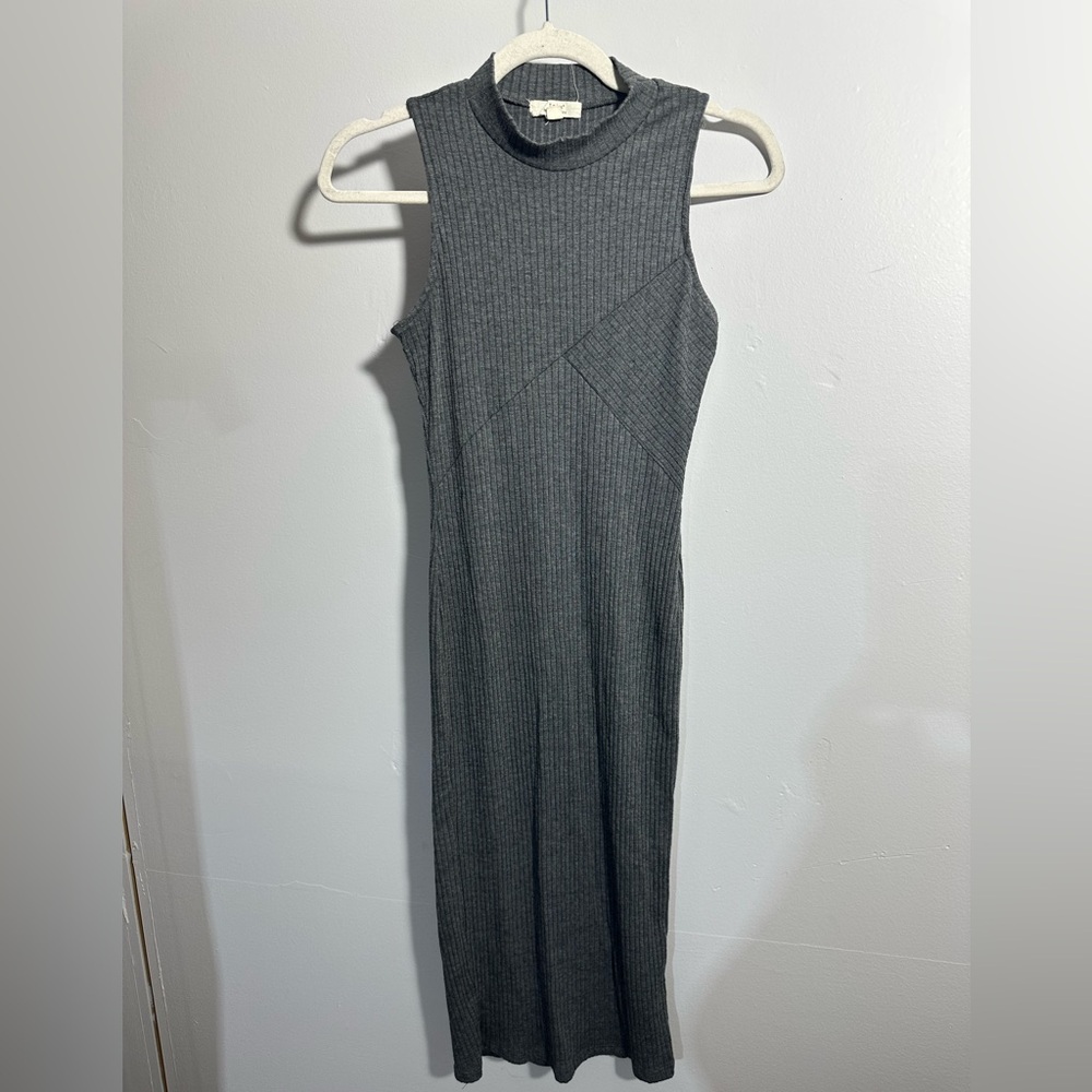 Iris Women’s M Gray Ribbed Sleeveless Maxi Dress | SKU 0822